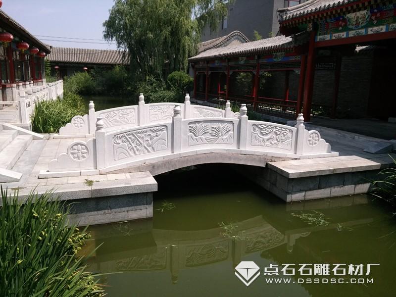漢白玉欄桿