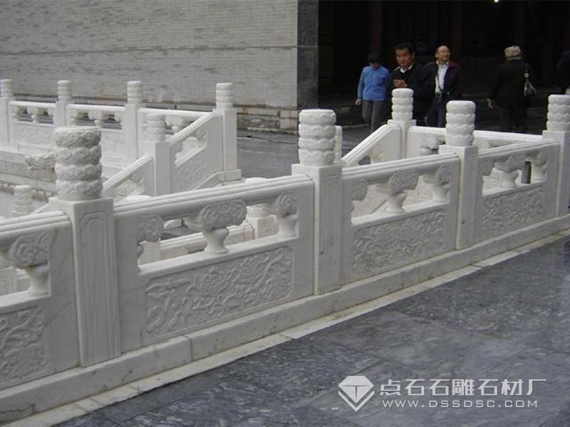 漢白玉護(hù)欄
